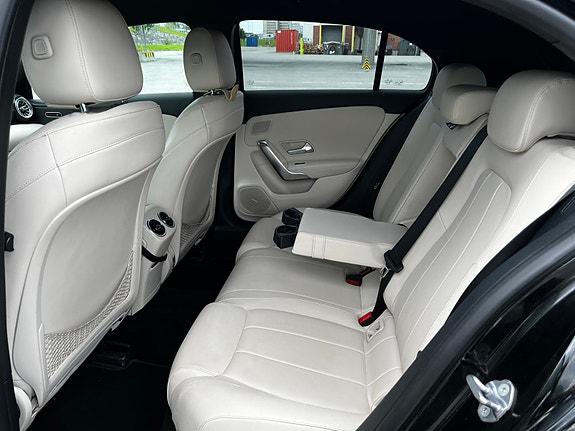 Mercedes-Benz A200 12 of 30