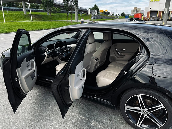 Mercedes-Benz A200 7 of 30