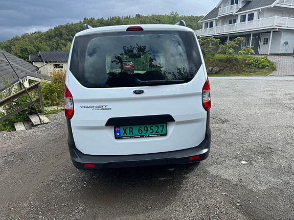 Ford Transit Courier 5 of 5