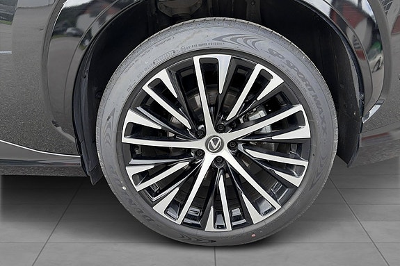 Lexus RZ450e 13 of 30