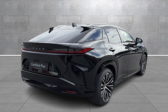 Lexus RZ450e 5 of 30