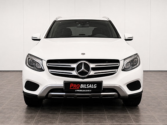 Mercedes-Benz GLC350 e 2 of 5