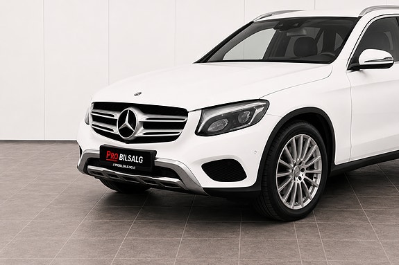 Mercedes-Benz GLC350 e 3 of 5