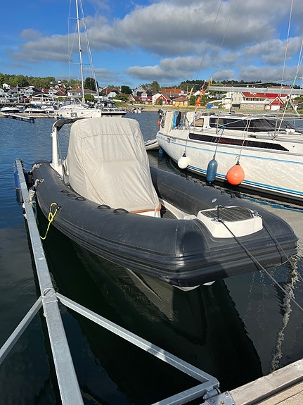 BRIG Eagle 780 med Evinrude 300 hk – topputstyrt og svært velholdt 5 of 5