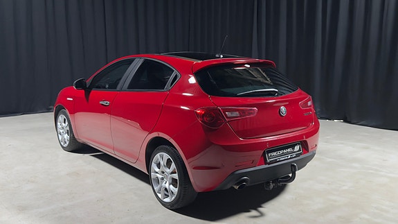 Alfa Romeo Giulietta 4 of 5