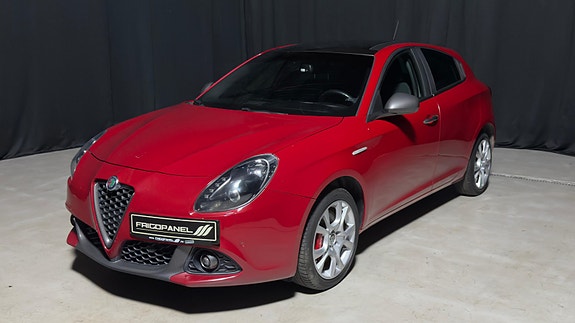 Alfa Romeo Giulietta 2 of 5