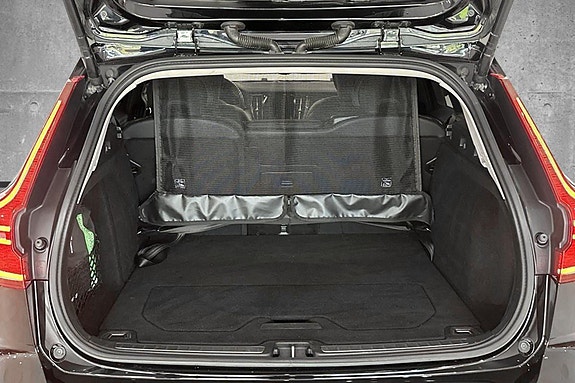 Volvo V60 23 of 28
