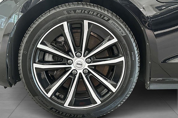 Volvo V60 8 of 28