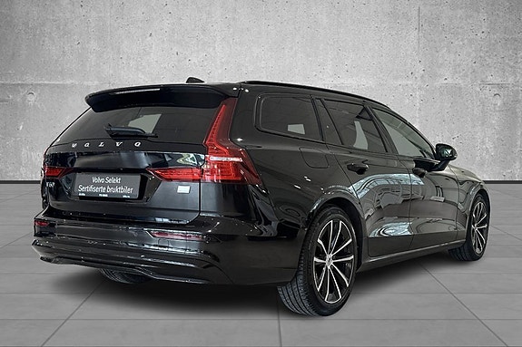 Volvo V60 7 of 28