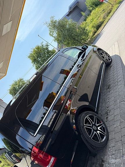 Mercedes-Benz V300 d 27 of 27