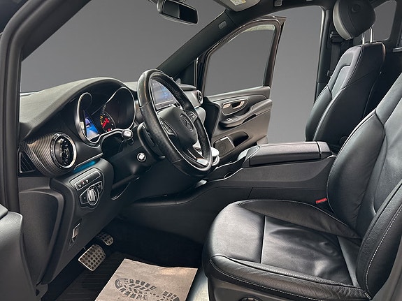 Mercedes-Benz V300 d 10 of 27