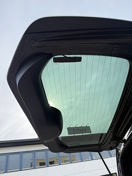 Mercedes-Benz V300 d 19 of 27