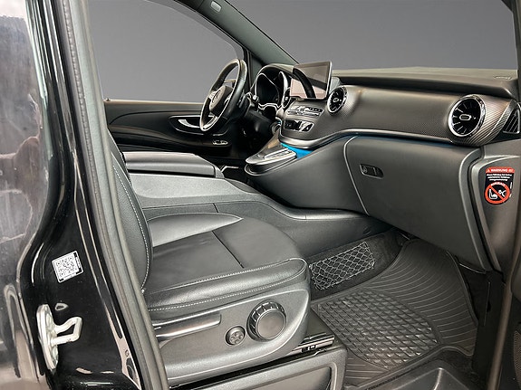 Mercedes-Benz V300 d 11 of 27