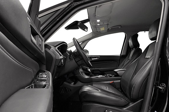 Ford S-MAX 16 of 30