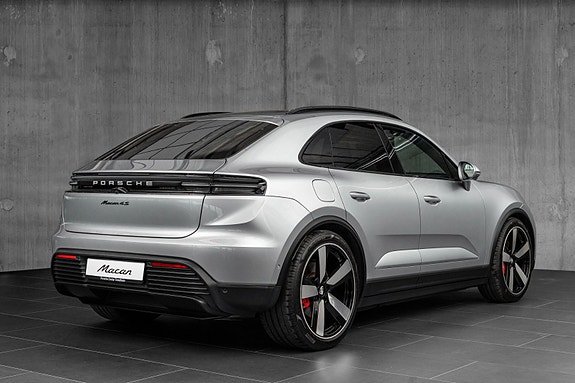 Porsche Macan 5 of 5