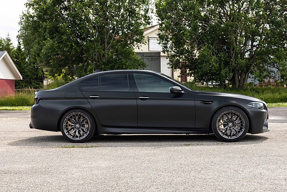 BMW M5 4 of 5