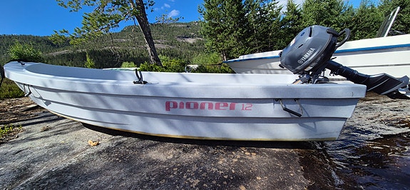 Klassisk Pioner 12 med Yamaha påhenger 5 hk  – selges samlet 2 of 5