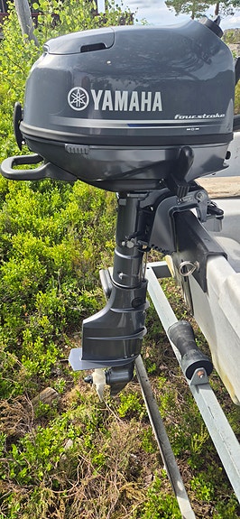Klassisk Pioner 12 med Yamaha påhenger 5 hk  – selges samlet 5 of 5