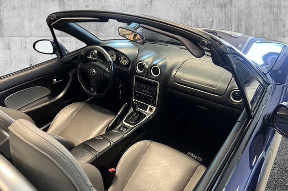 Mazda MX-5 4 of 5