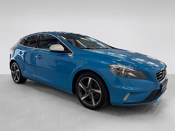 Volvo V40 4 of 5