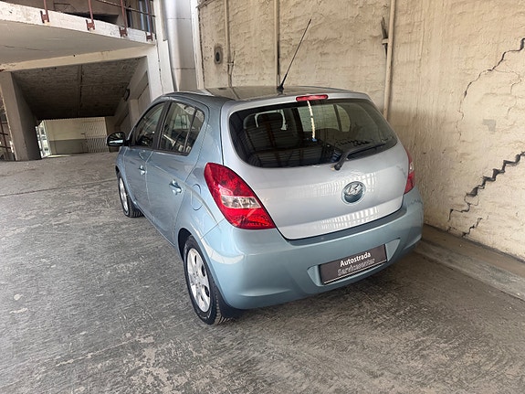 Hyundai i20 10 of 21