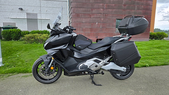 Honda Forza 750 3 of 5