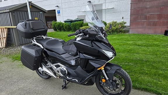 Honda Forza 750 2 of 5