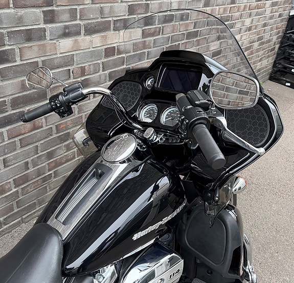 Harley-Davidson FLTRK Road Glide Limited 5 of 5