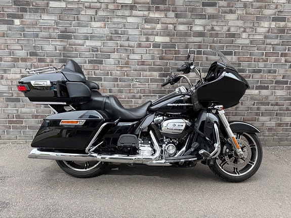 Harley-Davidson FLTRK Road Glide Limited 12 of 12