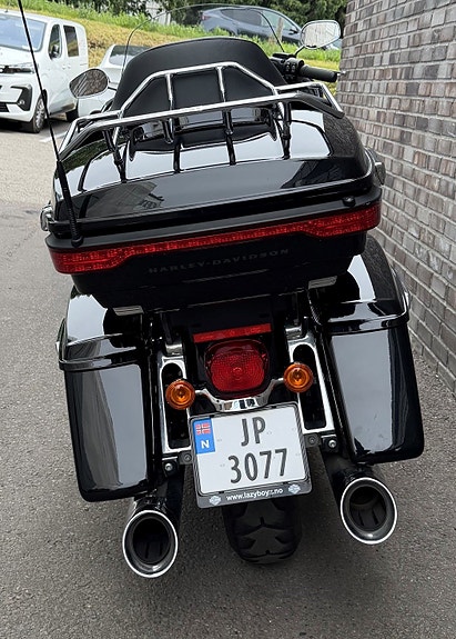 Harley-Davidson FLTRK Road Glide Limited 10 of 12