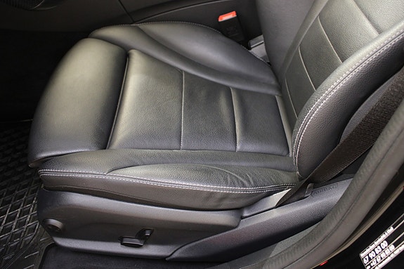 Mercedes-Benz C350 e 27 of 30