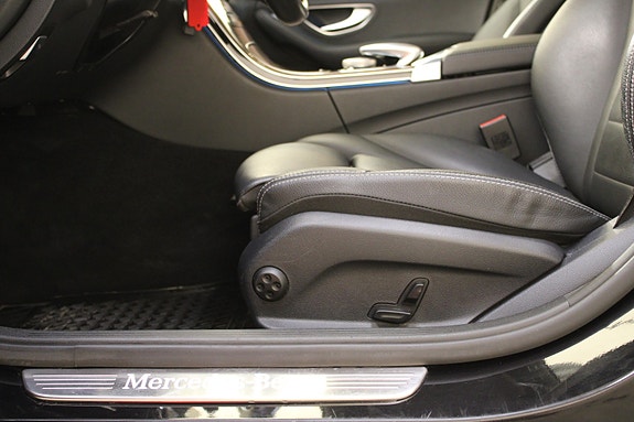 Mercedes-Benz C350 e 26 of 30