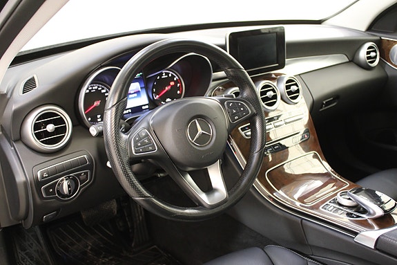 Mercedes-Benz C350 e 30 of 30