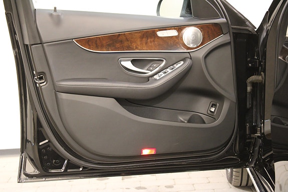 Mercedes-Benz C350 e 22 of 30