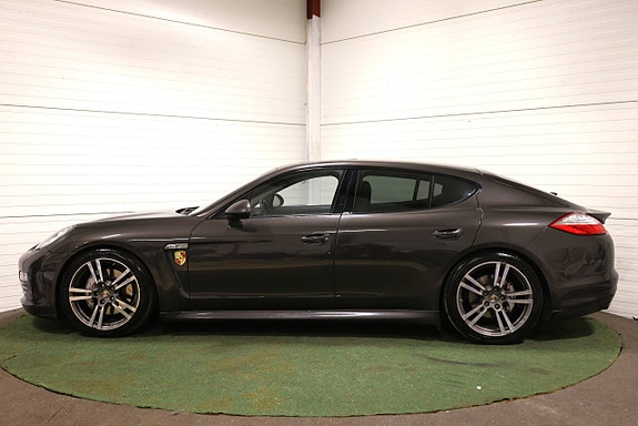 Porsche Panamera 2 of 5