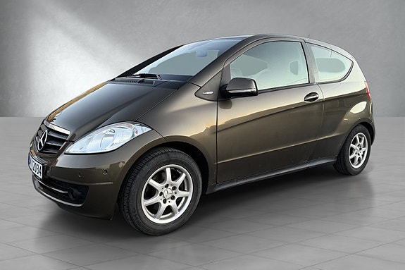 Mercedes-Benz A150 2 of 30