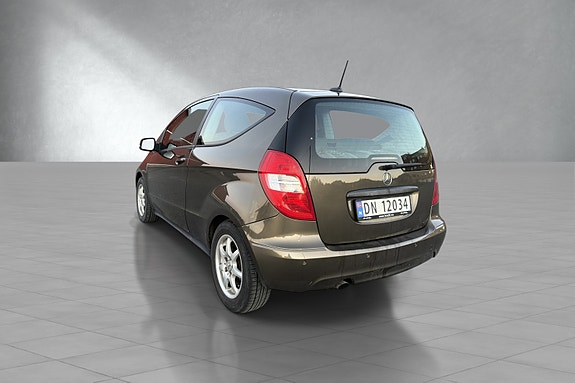 Mercedes-Benz A150 4 of 30