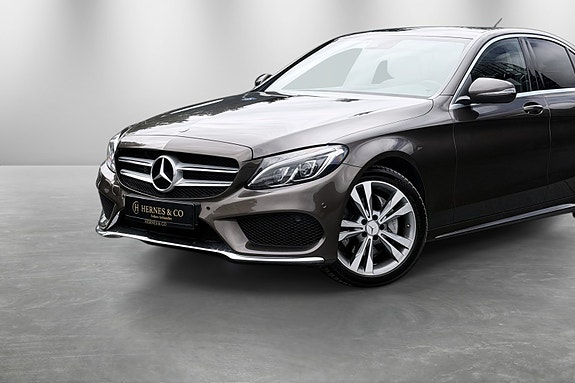Mercedes-Benz C-Klasse 2 of 5
