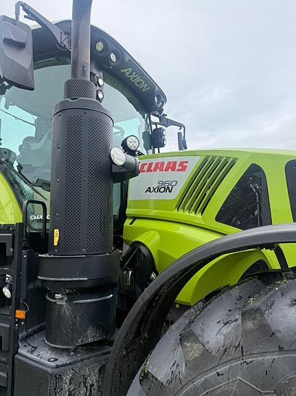CLAAS Axion 960 cmatic 3 of 5