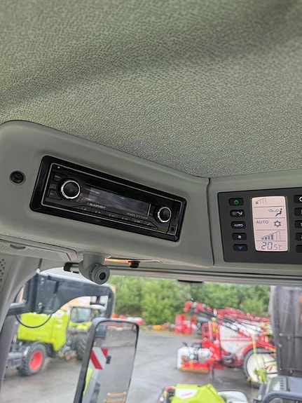 CLAAS Axion 960 cmatic 4 of 5