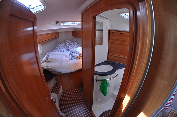 2008 modell Bavaria 40 Cruiser selges. En eier. Blykjøl. 300ah Lithium batteri 23 of 30