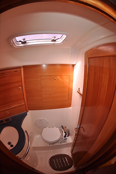 2008 modell Bavaria 40 Cruiser selges. En eier. Blykjøl. 300ah Lithium batteri 29 of 30