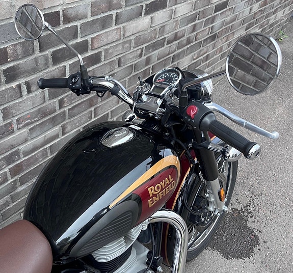 Royal Enfield Classic 350 8 of 16