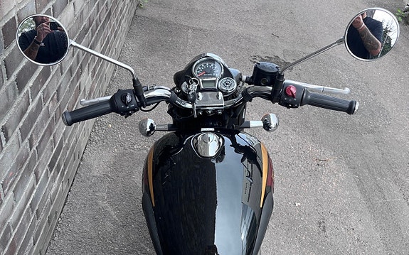 Royal Enfield Classic 350 9 of 16