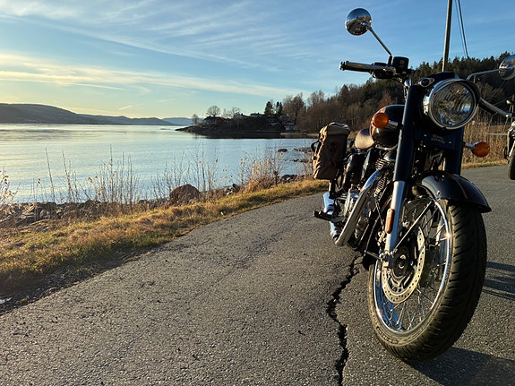 Royal Enfield Classic 350 3 of 16