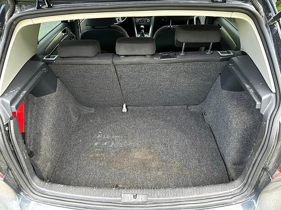 Volkswagen Golf VI 13 of 30