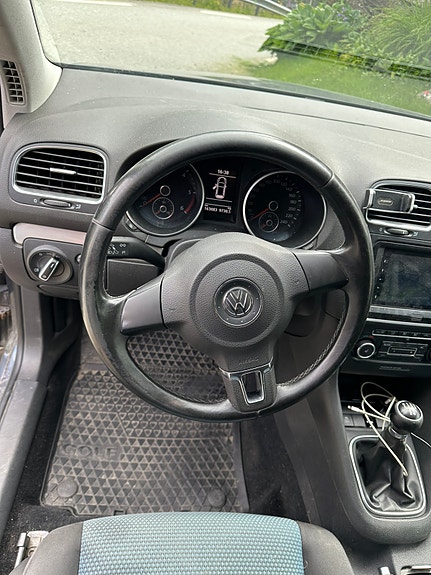 Volkswagen Golf VI 6 of 30