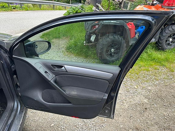 Volkswagen Golf VI 15 of 30