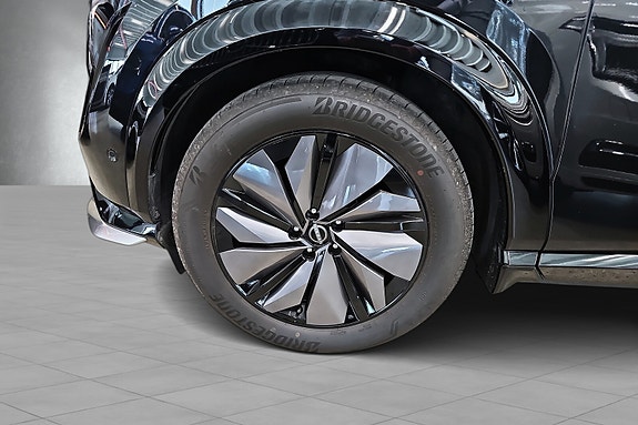 Nissan Ariya 7 of 17