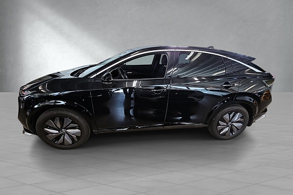 Nissan Ariya 4 of 17